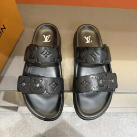 Picture of Louis Vuitton Slippers _SKULVsz38-45mnq0262643